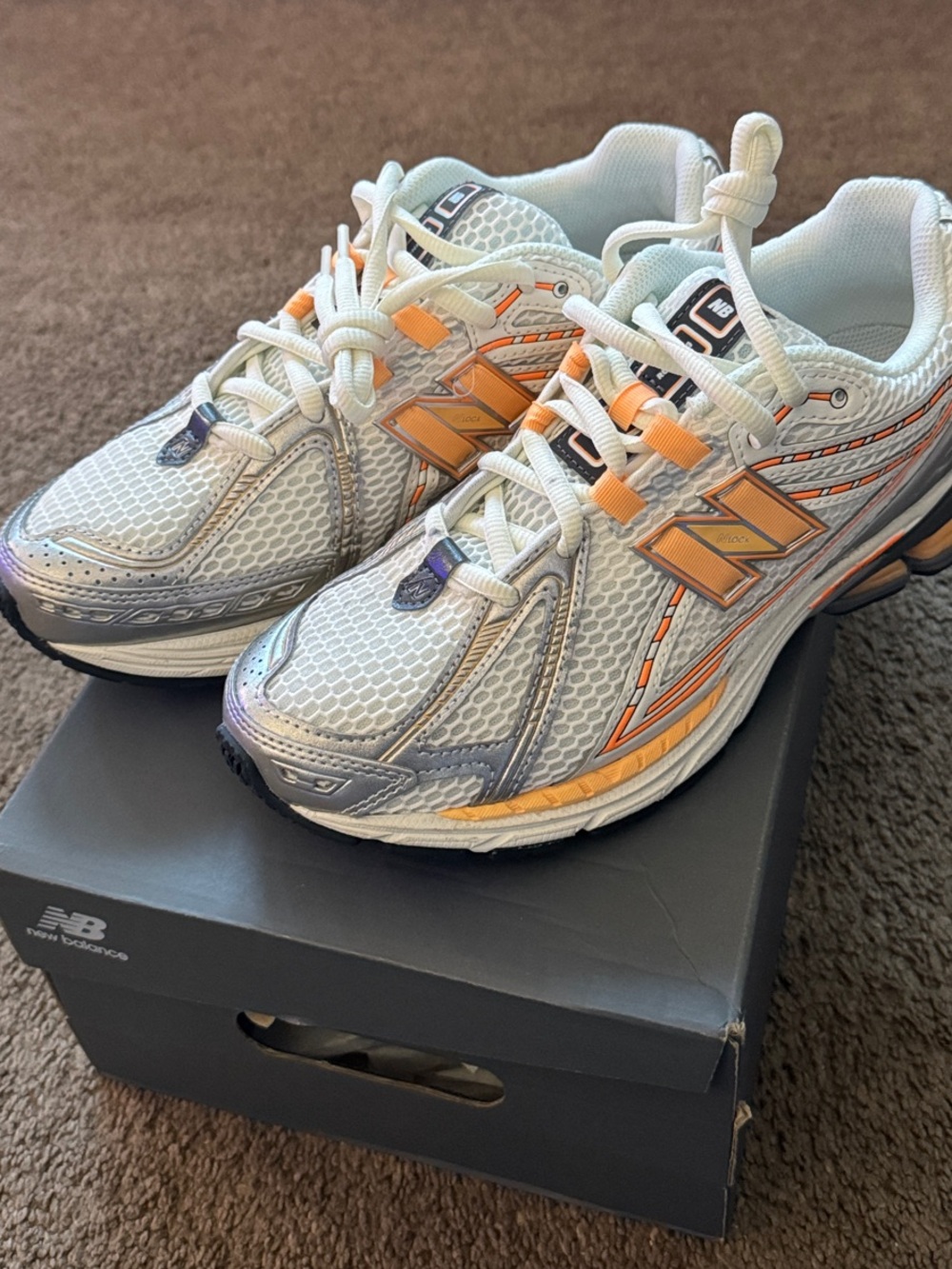 New Balance Women’s White & Orange Athletic Running Shoes M9.5/W11